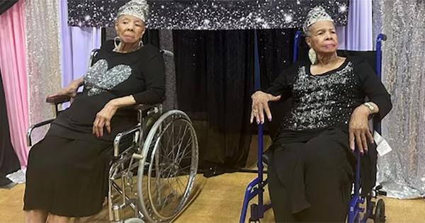 Twin Sisters From Detroit Make History, Turn 100 Years Old