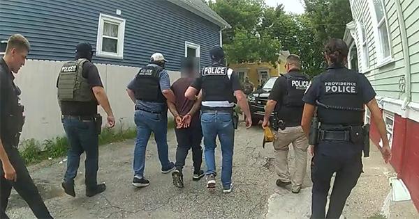 Federal Judge Rules That ICE Agents Will Be Arrested If They Detain People Without Warrants Federal Judge Rules That ICE Agents Will Be Arrested If They Detain People Without Warrants